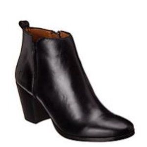 Frye Meghan Leather Bootie NEW Never Worn